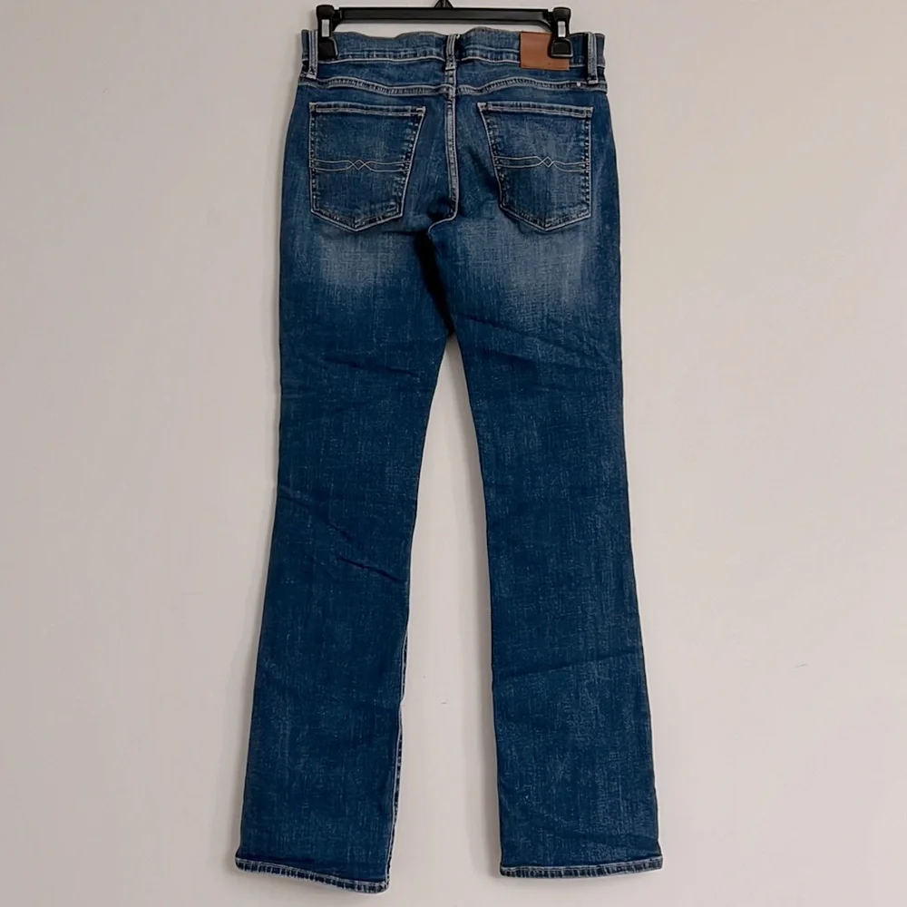 Lucky Brand Medium Blue Bootcut Jeans with Fading size 4/27 - Picture 2 of 5